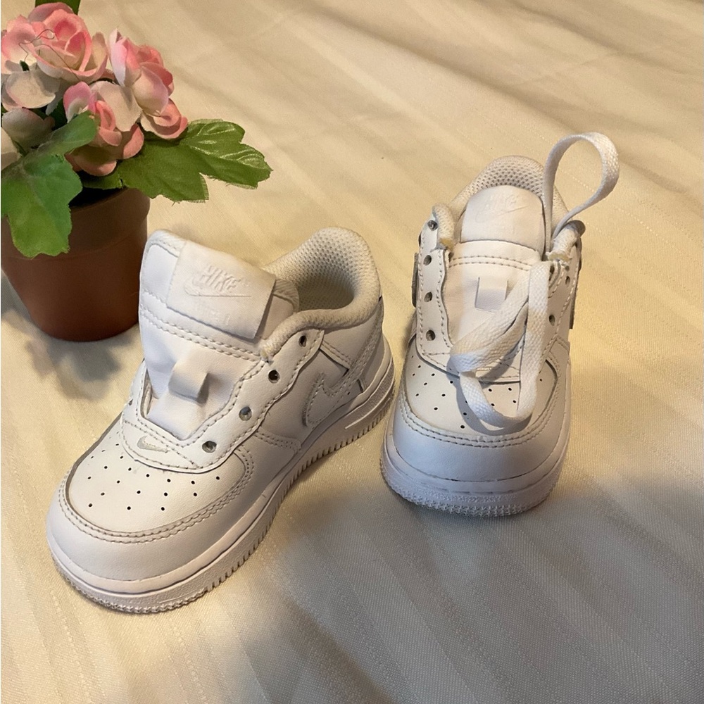 Toddler Nike swoosh Air Force 1 sneakers  5c,6c